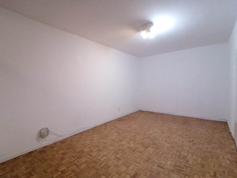 To Let 2 Bedroom Property for Rent in Bloubergrant Western Cape